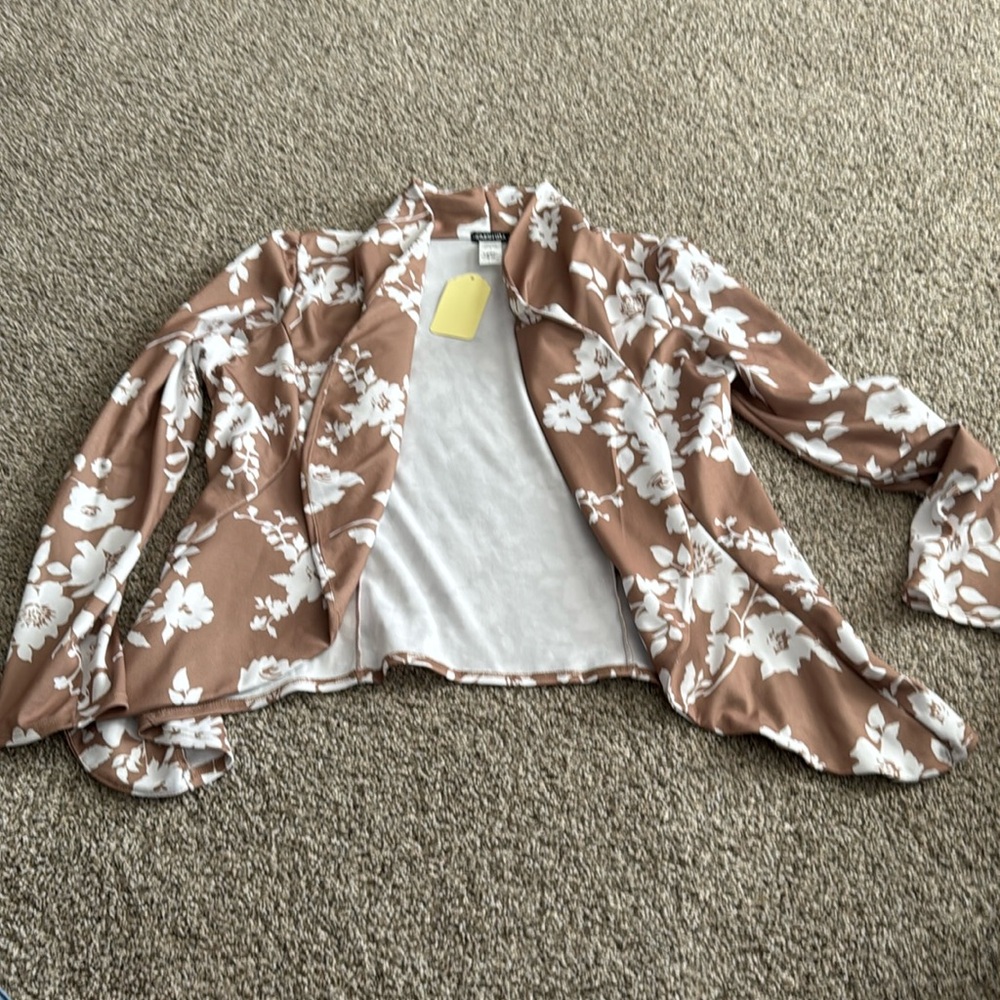 Short Heimish blazer